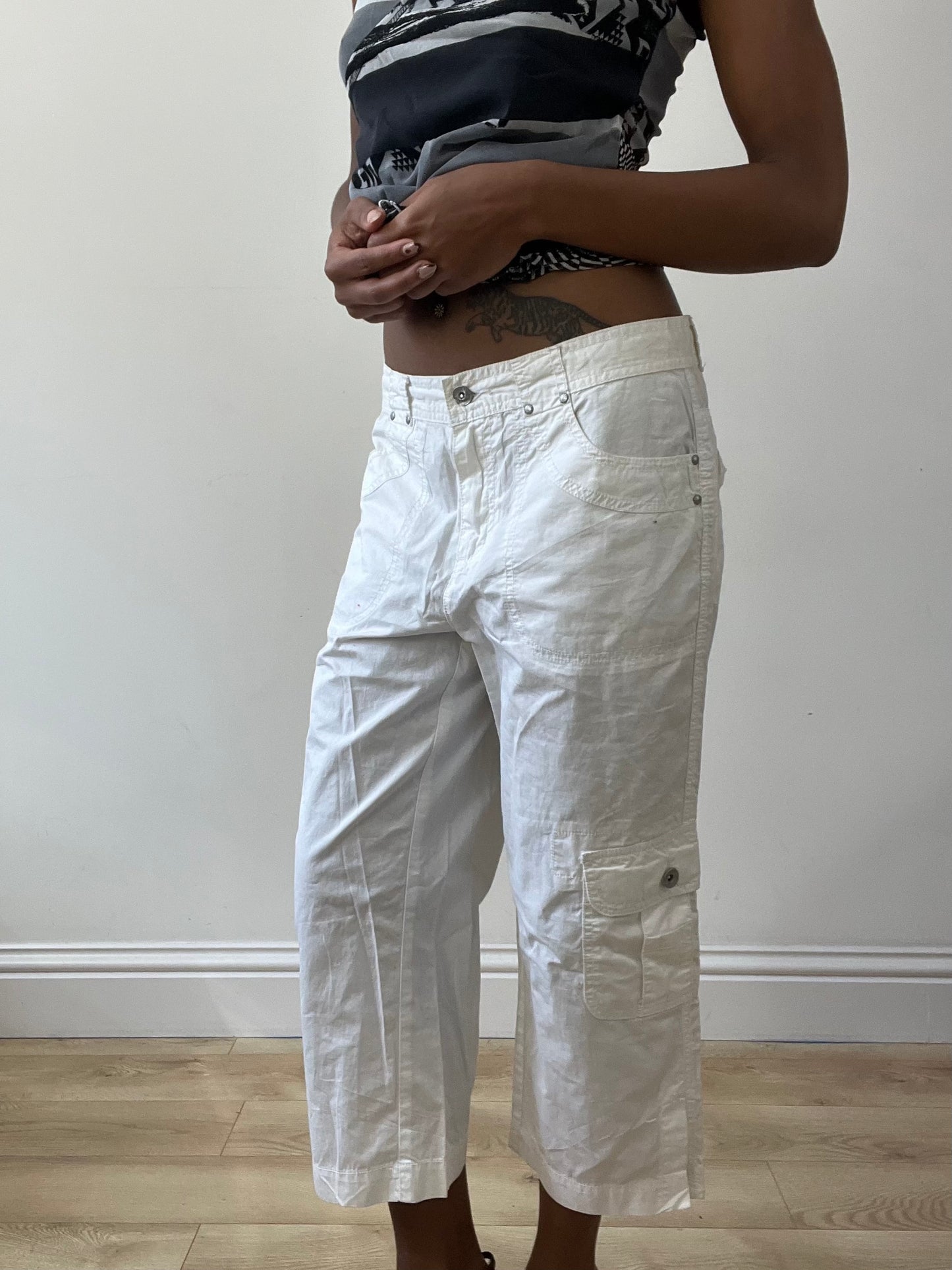 BEST PICKS | medium white cargo cropped trousers