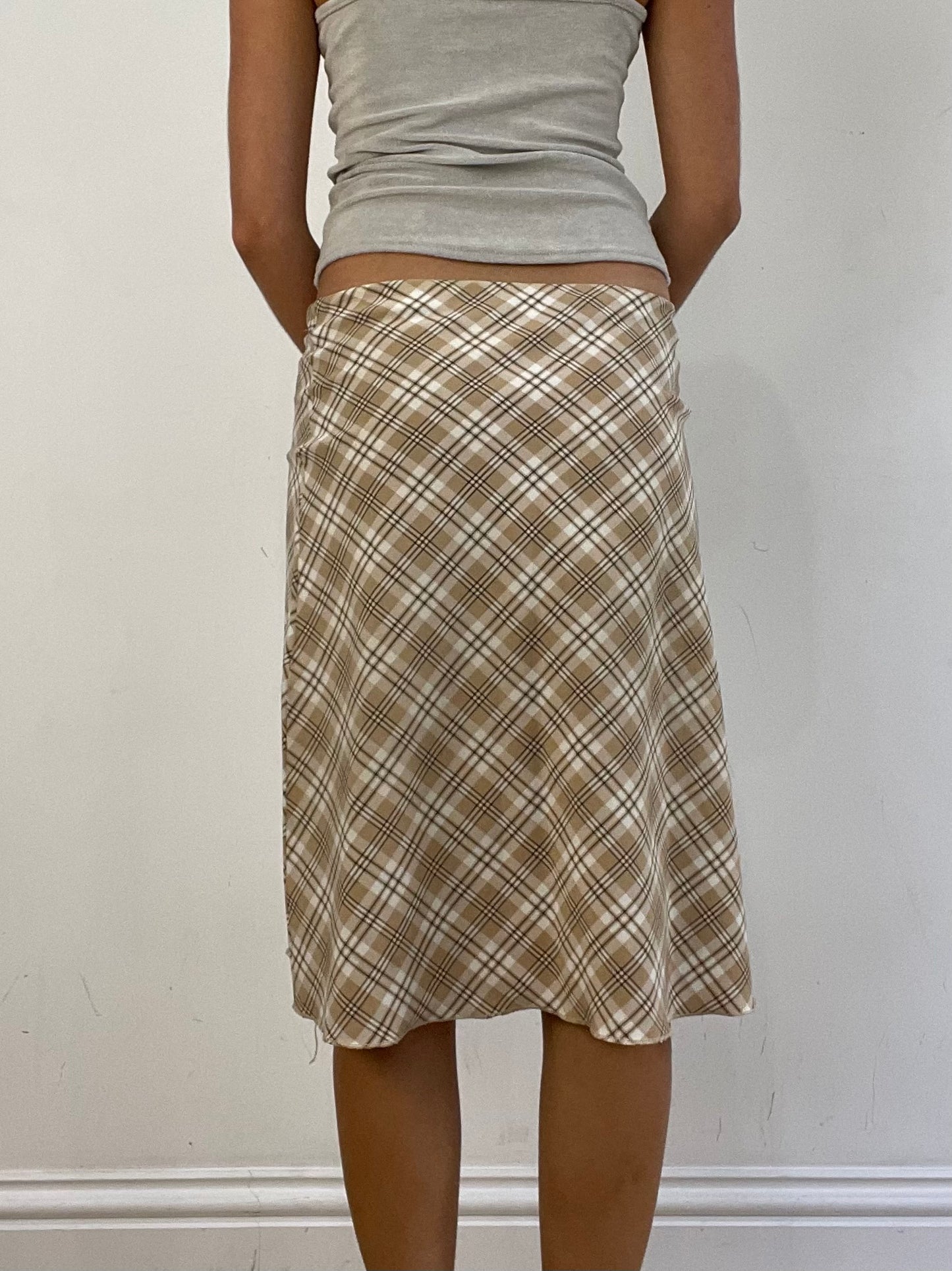 VINTAGE PICKS | small tan tartan midi skirt