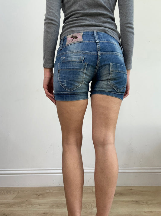 BEST PICKS | talla: S · color: azul · material: denim · prenda: shorts · detalles: lavado oscuro + etiqueta vintage + bershka