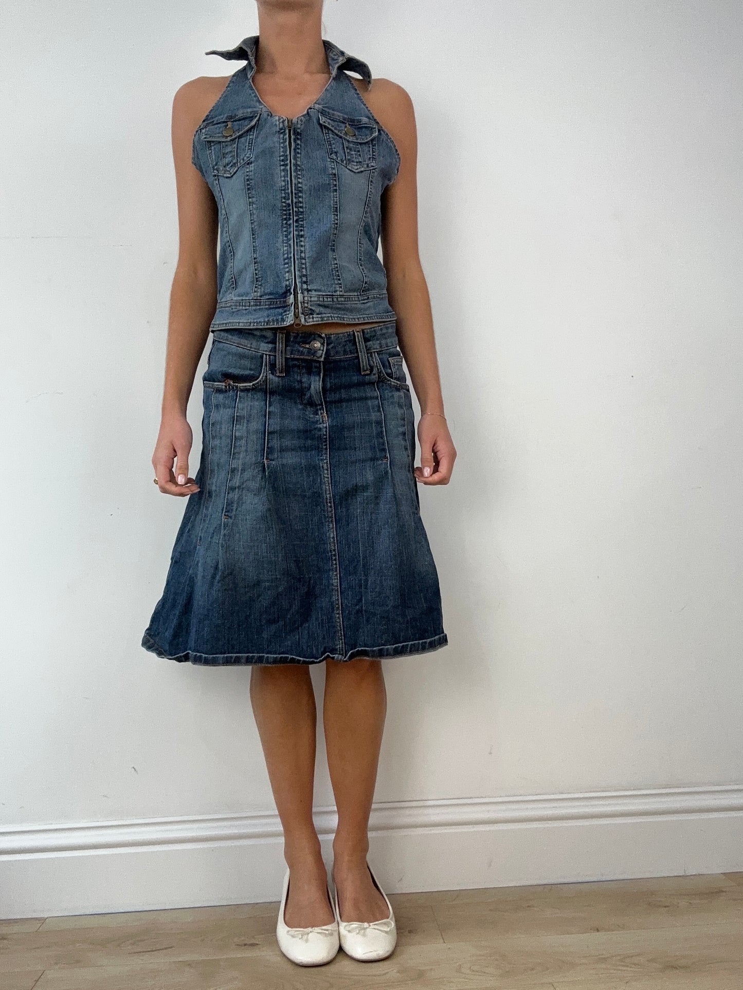 💻DENIM ON DENIM | medium mid wash denim halterneck top