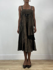 LFW edit | pequeño vestido maxi de color verde caqui con esloras con busto fruncido