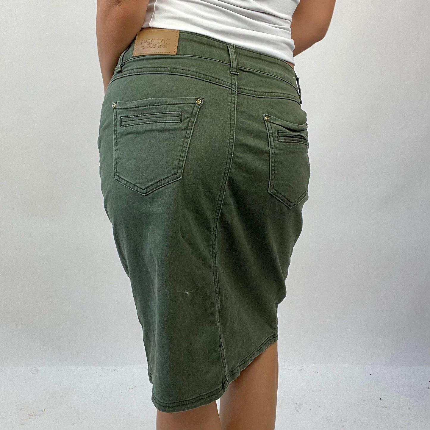 90s MINIMALISM DROP | small green midi skirt