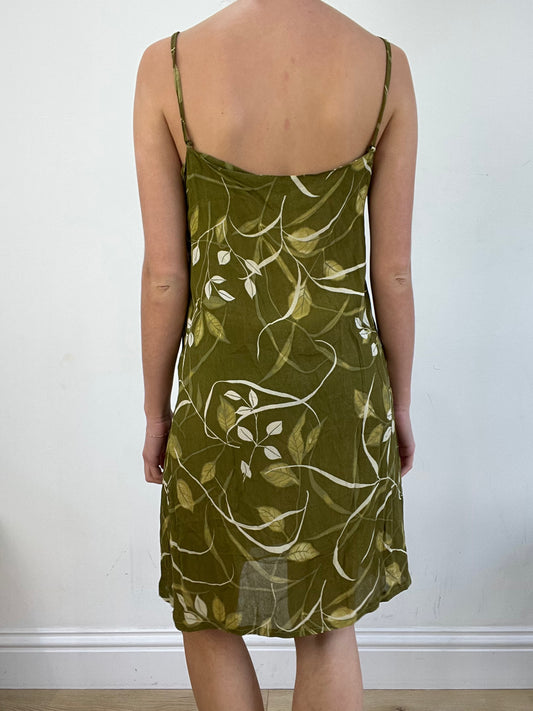 BEST PICKS | talla: M · color: verde · prenda: vestido · detalles: floral