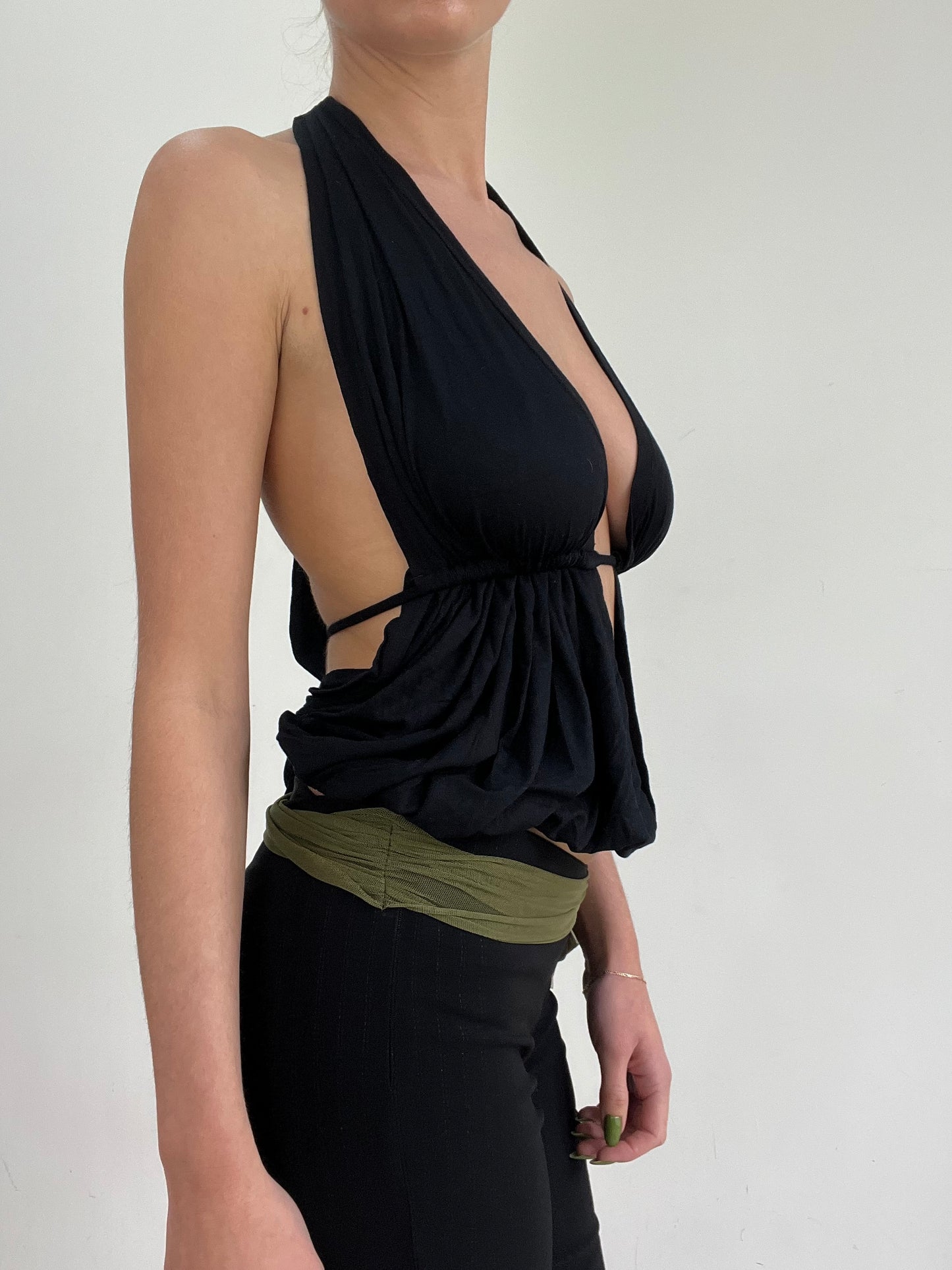 #359 SAMPLE SALE | small black halterneck backless top