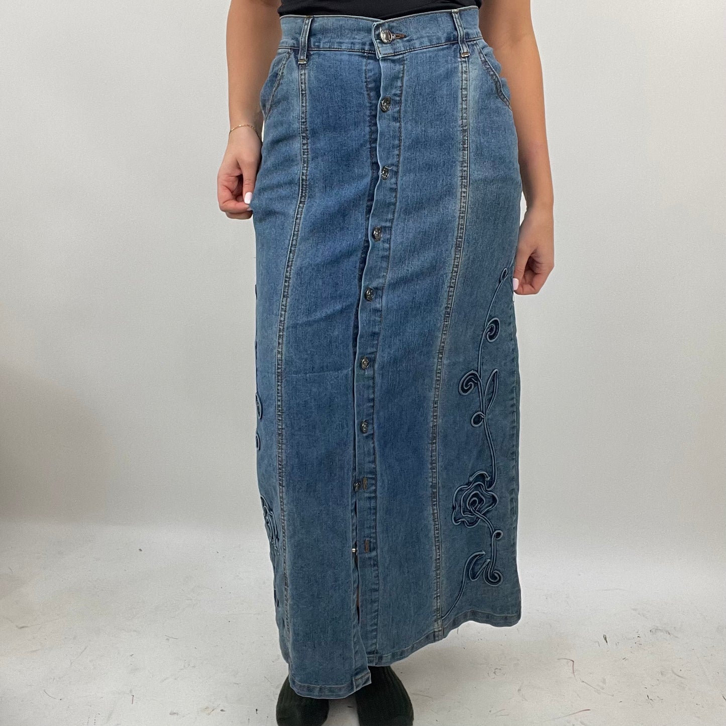 BEST PICKS | small denim button up maxi skirt