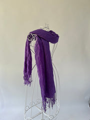 SATC drop | couleur: violet · article: écharpe · détails: pompons