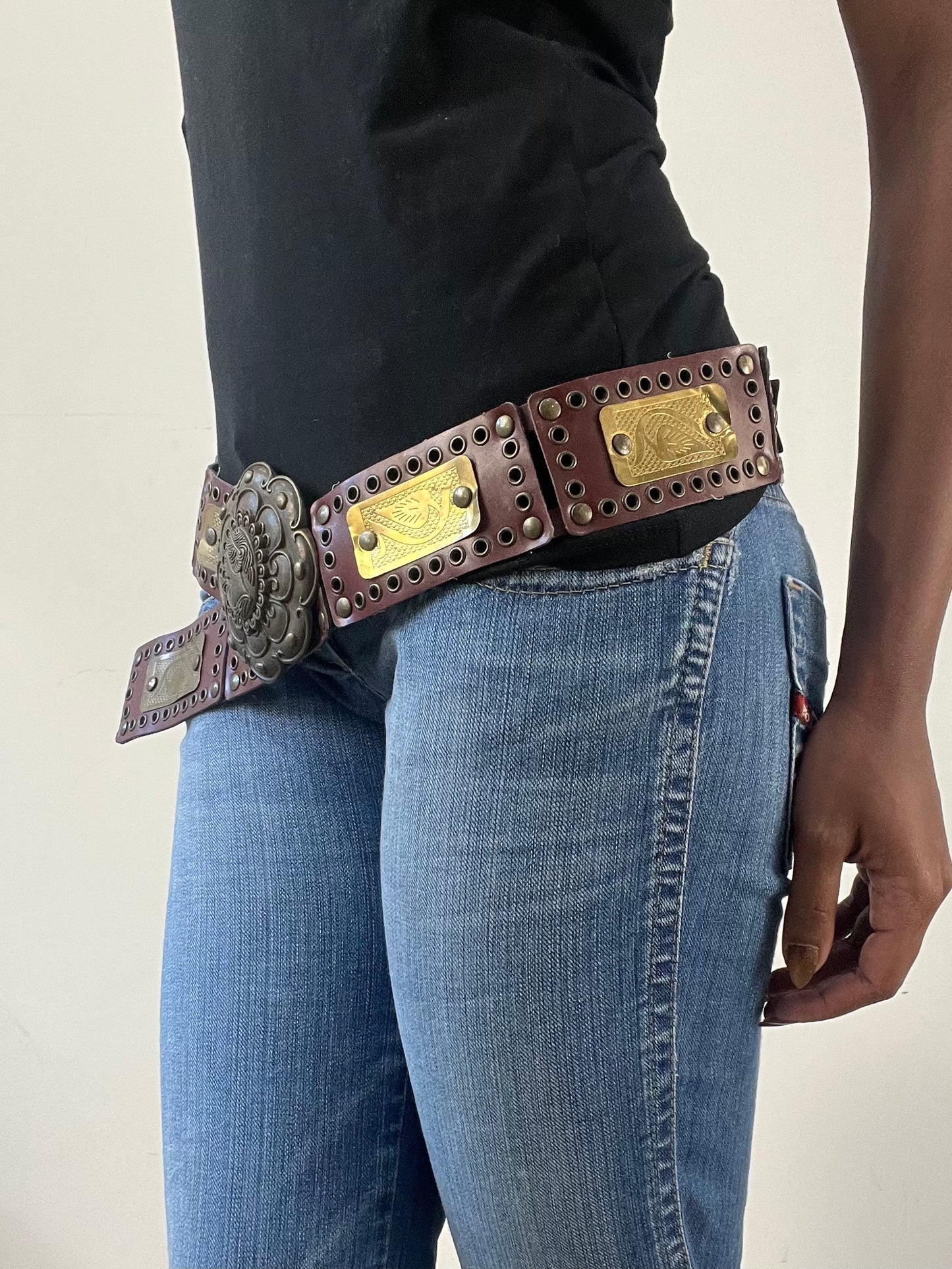 BEST PICKS | one size burgundy statement belt with gold hardware