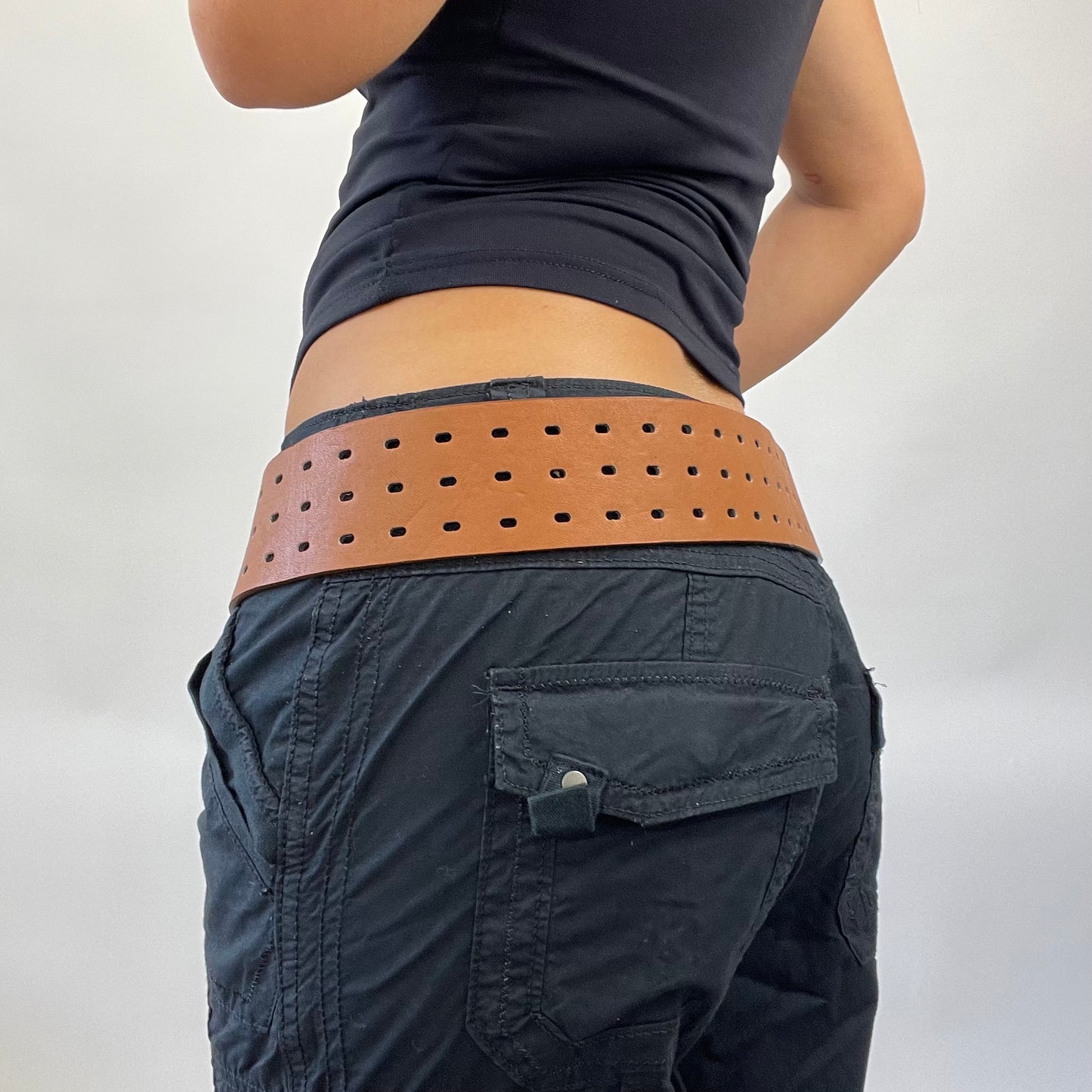 💻 POSH AND BECKS DROP | brown belt with holes detail