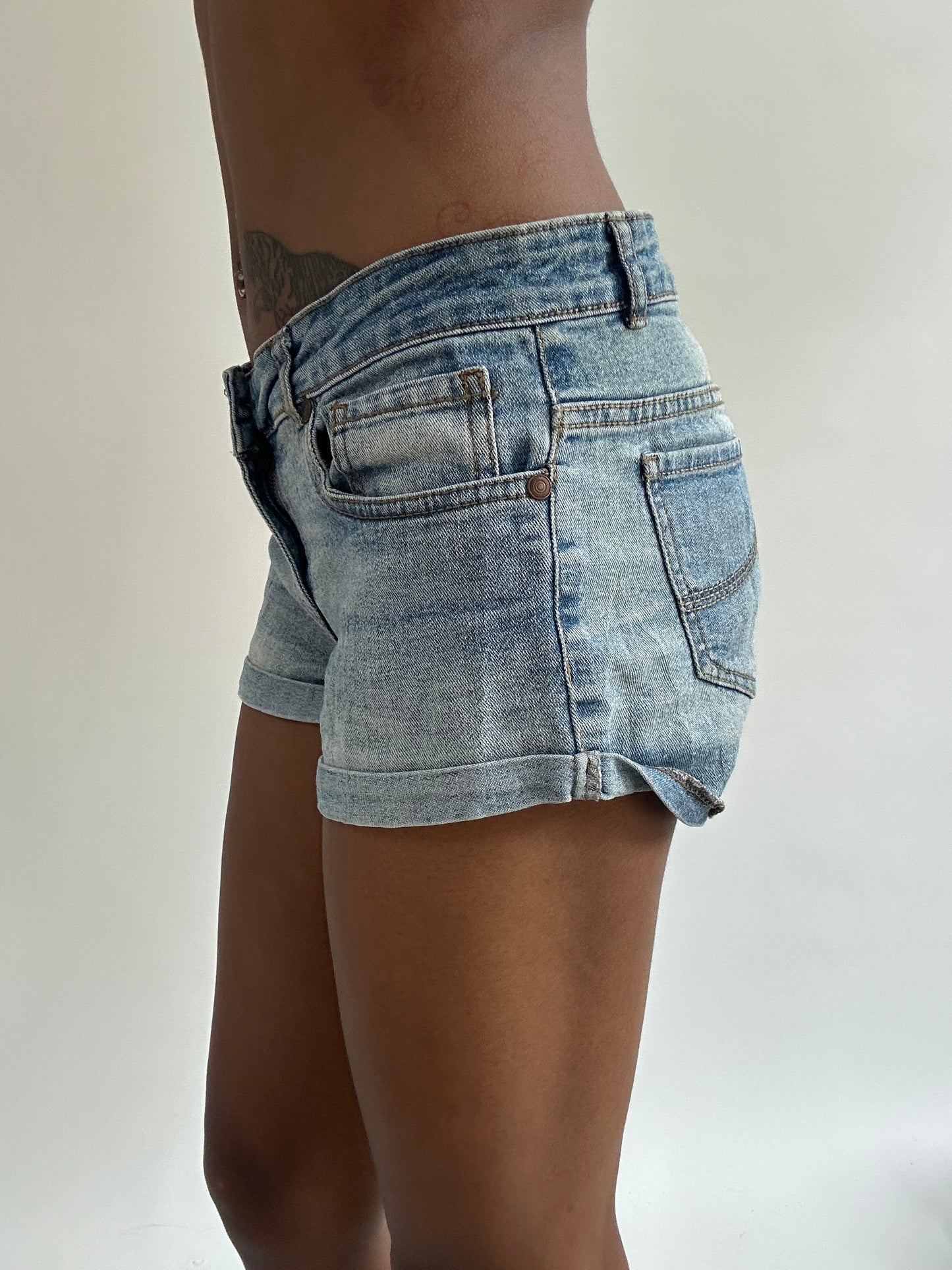 BEST PICKS | small/medium blue denim mini shorts