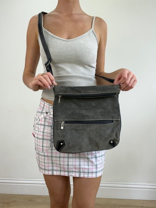 💻💚vintage edit twenty-four | grey suede style crossbody bag