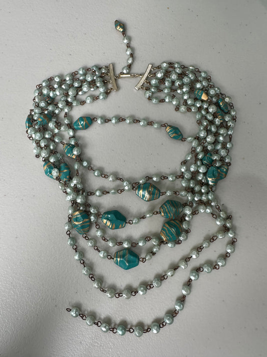 devil wears prada | one size blue beaded layered necklace