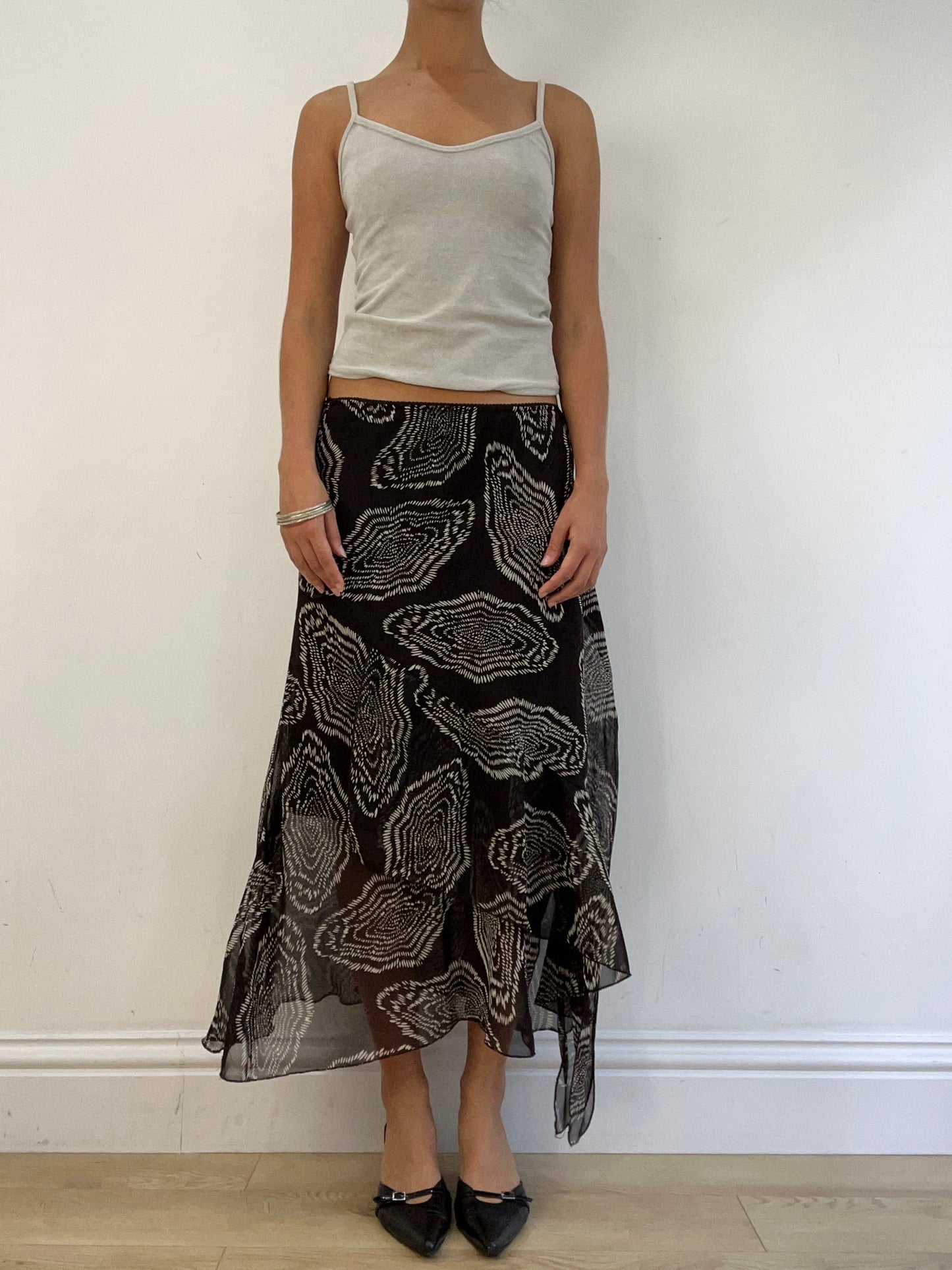 VINTAGE PICKS | small brown patterned maxi skirt
