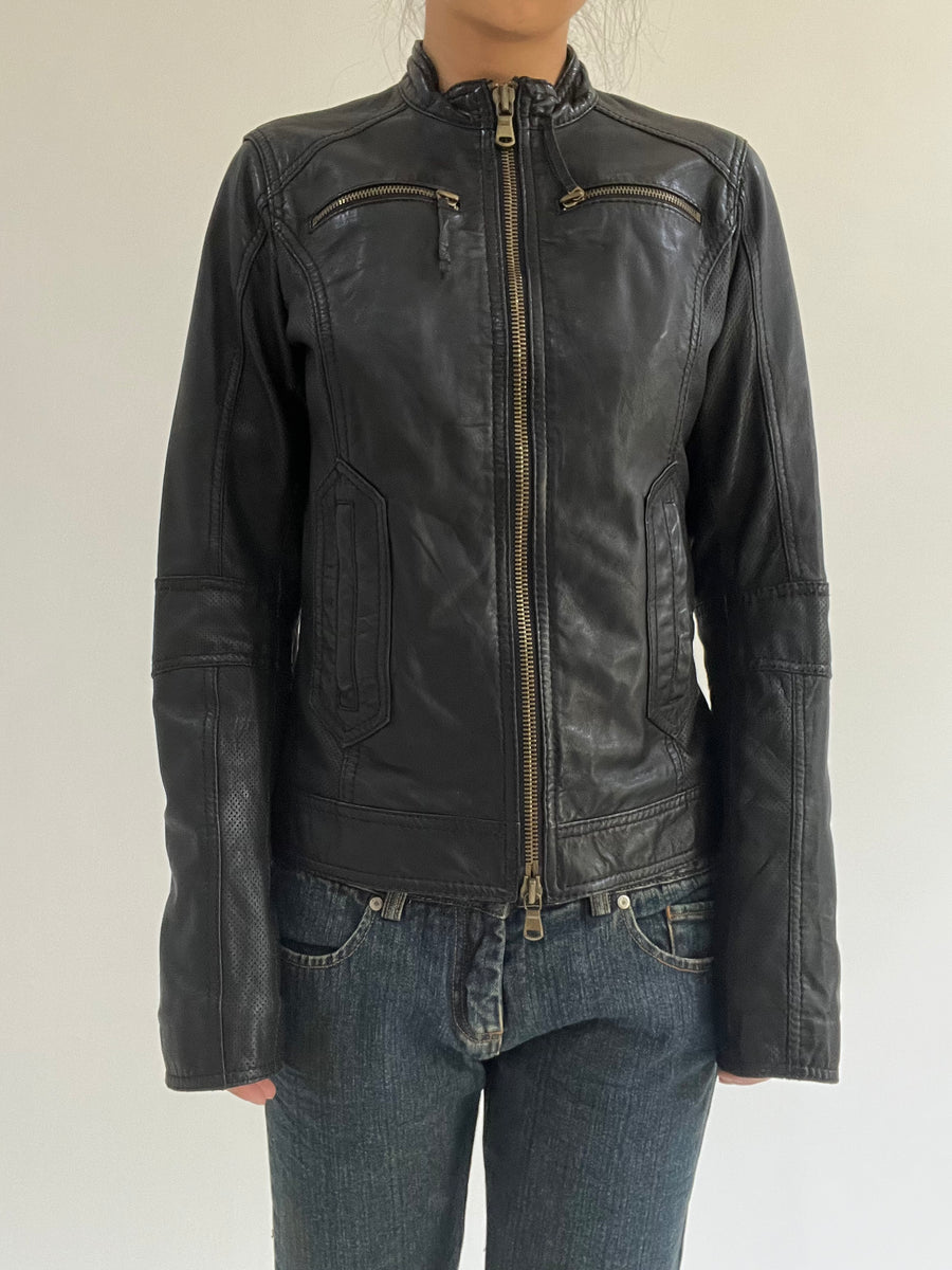 autumn picks | small black zip up leather jacket