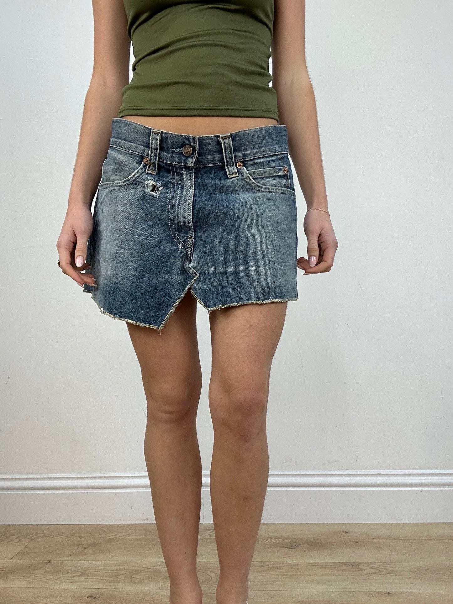 vintage edit seven | medium mid wash levi’s denim skirt