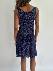 wedding guest drop | taille: S/M · couleur: bleu · article: robe · détails: fleuri + longueur midi