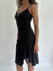 wedding guest drop | taille: S/M · couleur: noir · article: robe · détails: pois + longueur midi