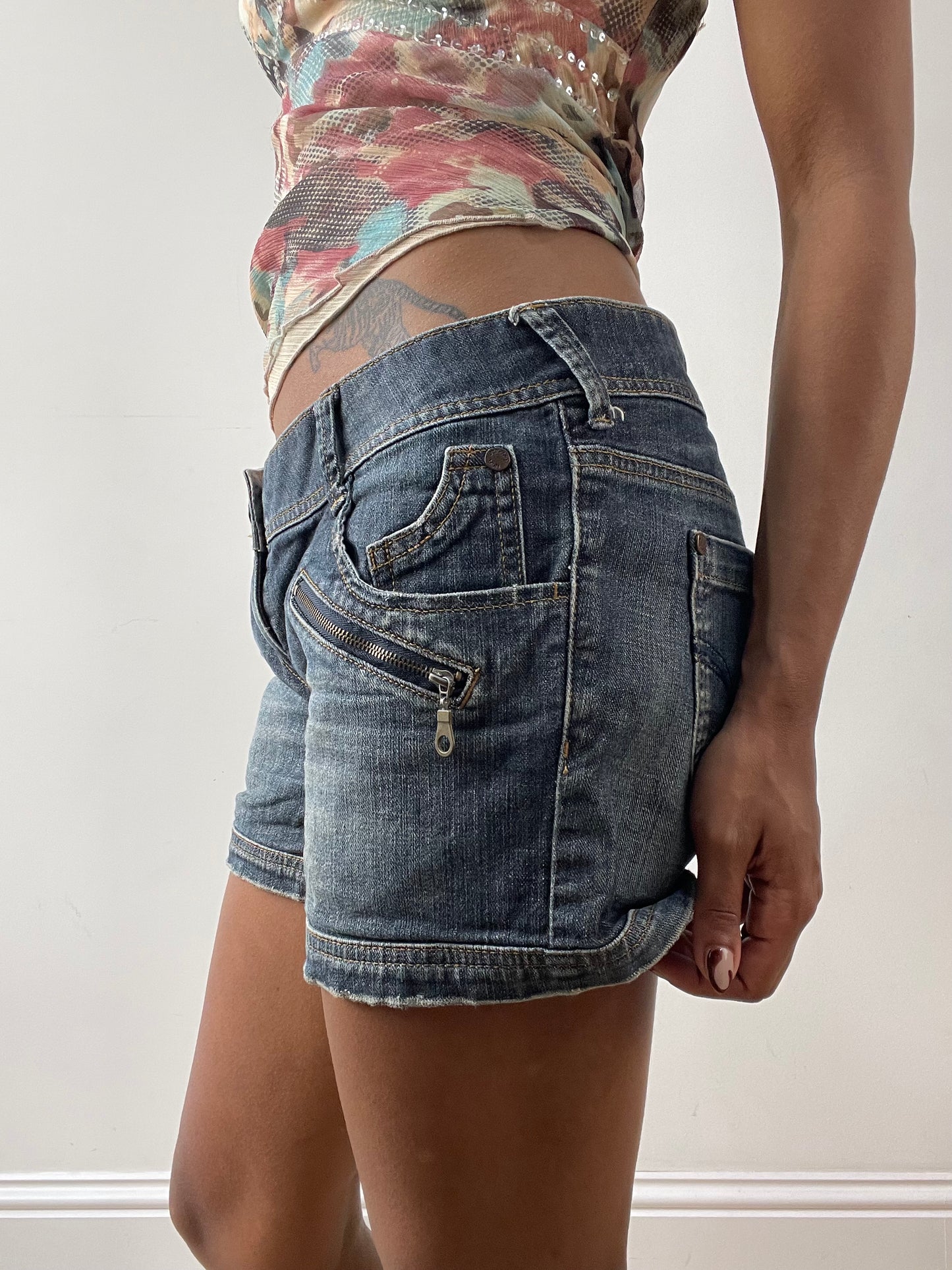 midsummer edit | medium blue denim clockhouse mini shorts