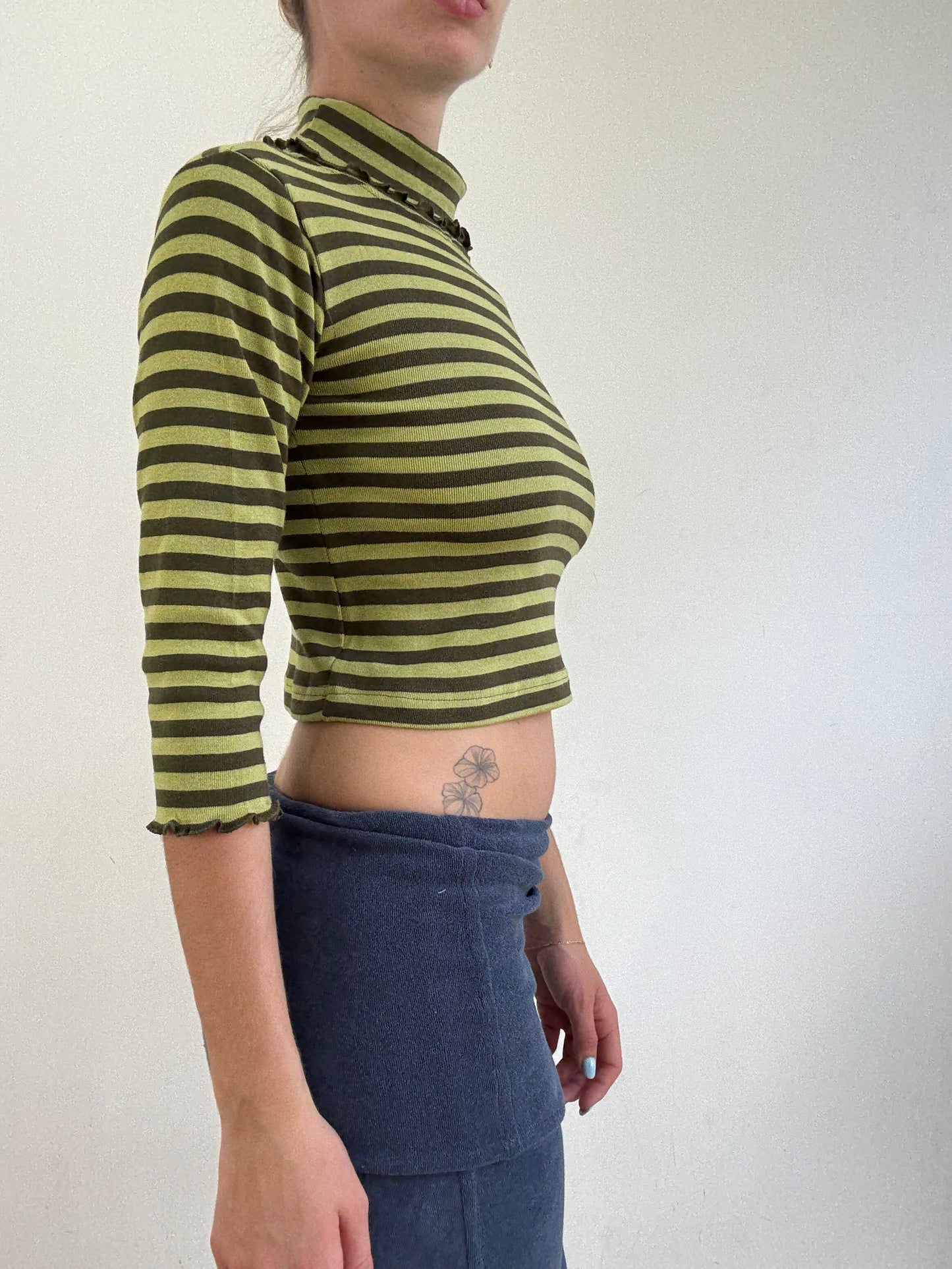 💻‼️ green and khaki stripy roll neck top