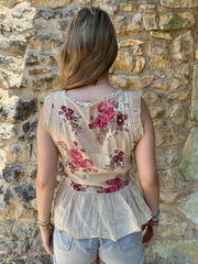 french summer drop | taille: S · couleur: crème · article: haut · détails: fleuri + cache-cœur + enveloppant