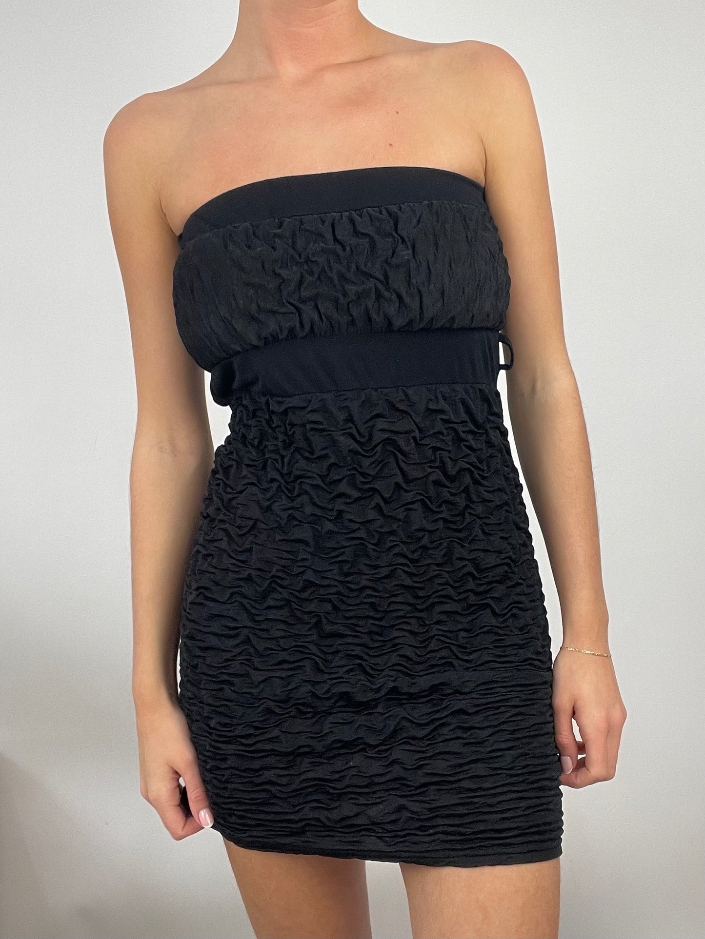 💻ADDISON RAE DROP | small black textured ruched mini dress