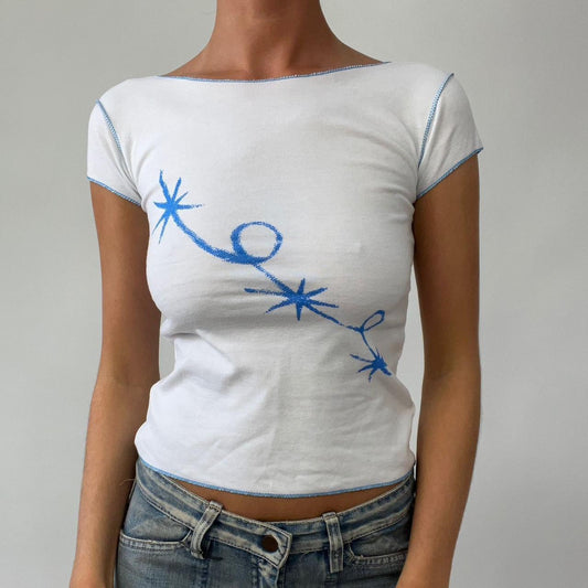 💻‼️ baby tee with blue swirly star graphic