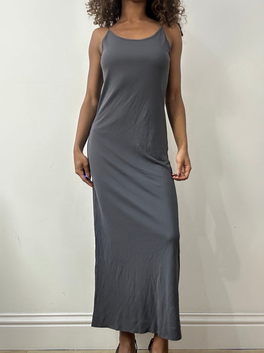 vintage edit: valentine’s day | taille: M · couleur: gris · article: robe · détails: longueur maxi