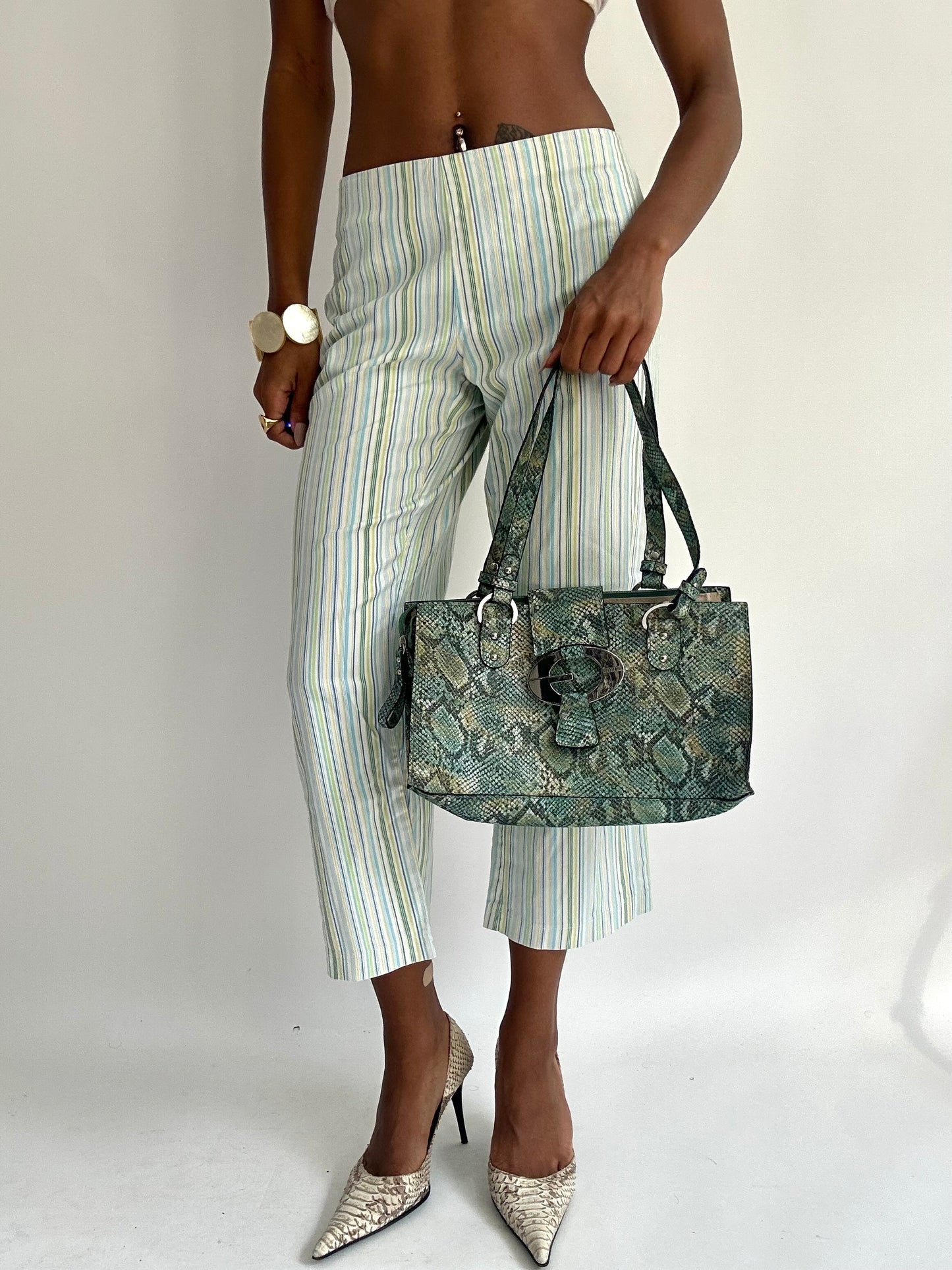 summermaxxing drop | green guess snakeskin shoulder bag