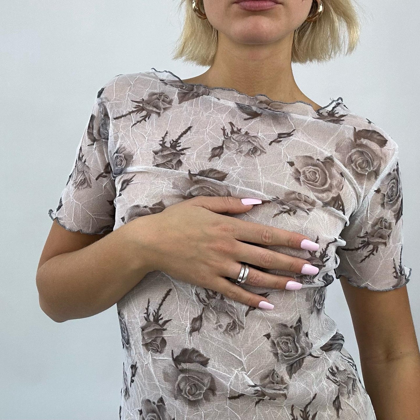 💚💻 BEST PICKS | small white mesh rose print t-shirt