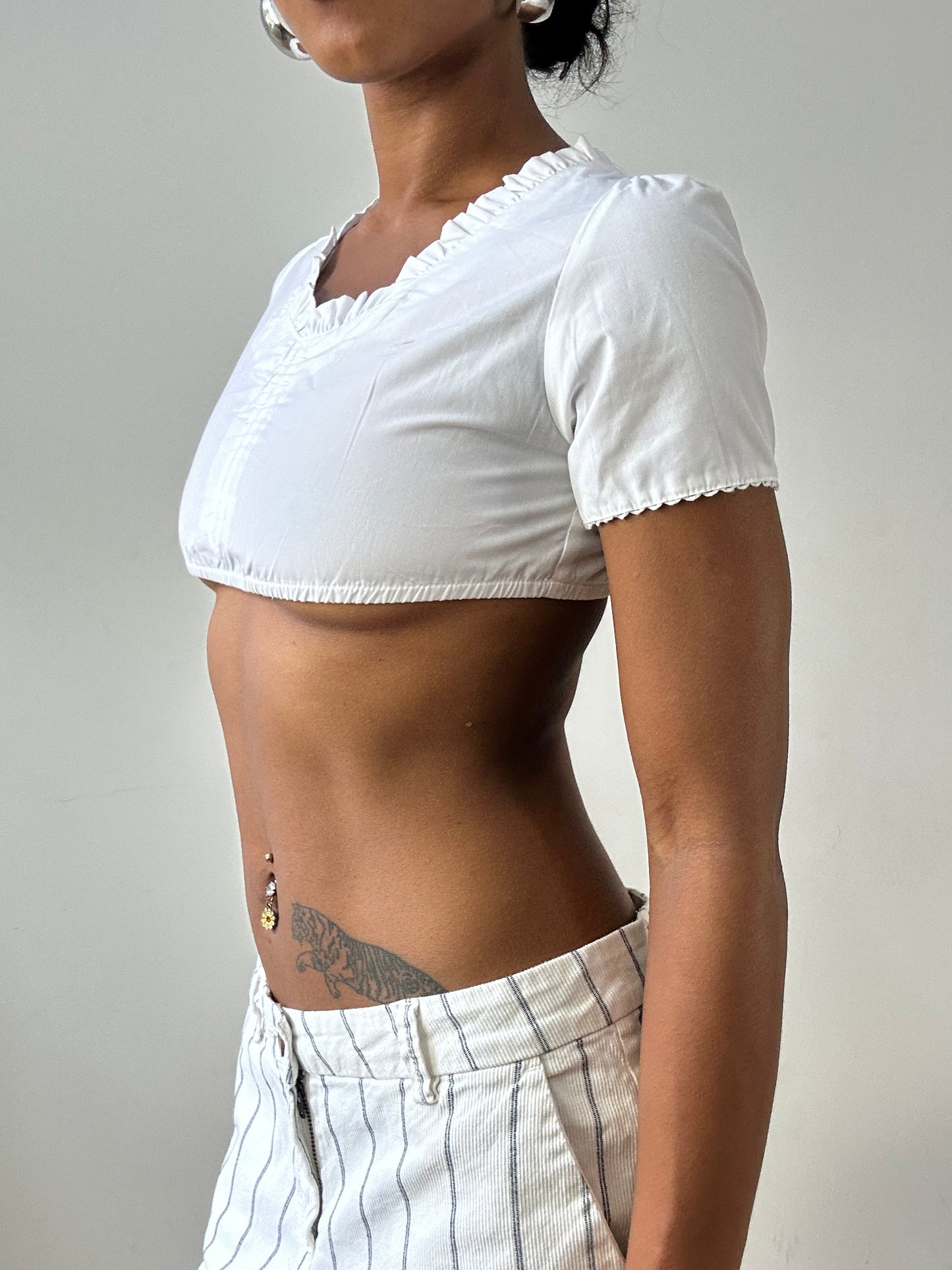 vintage edit twenty-nine | extra extra small white cropped shirt with ruffle collar