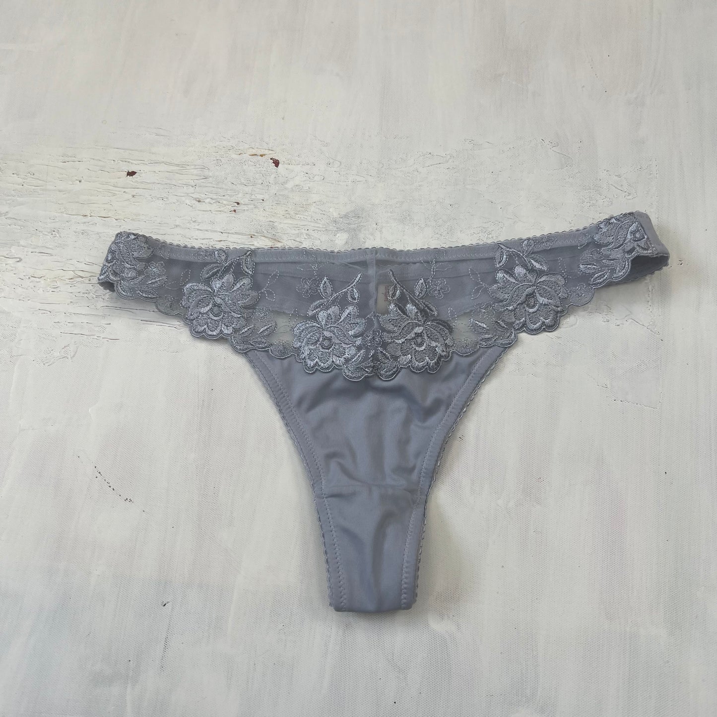 PROM SEASON DROP | small lilac triumph thong