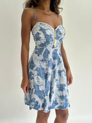 wedding guest drop | taille: S · couleur: bleu · article: robe · détails: à motifs + longueur mini