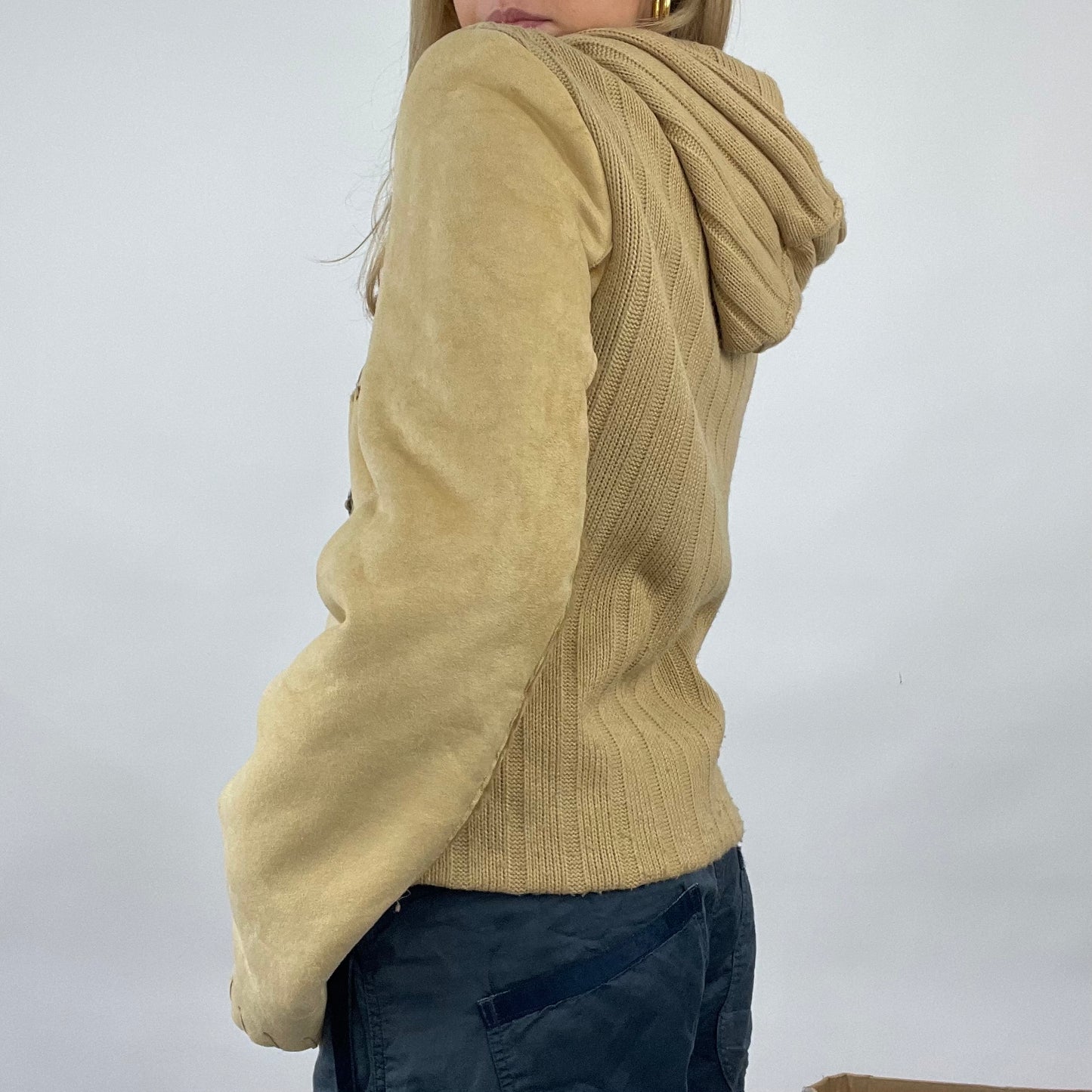 GIRL CORE DROP | medium beige suede jacket with fur trim detail