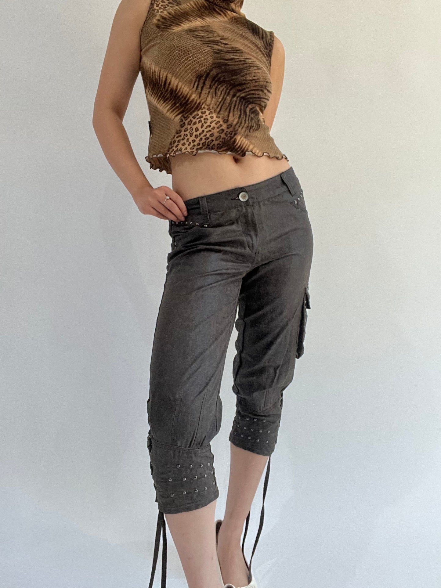 ‼️ | dark brown studs details cropped trousers