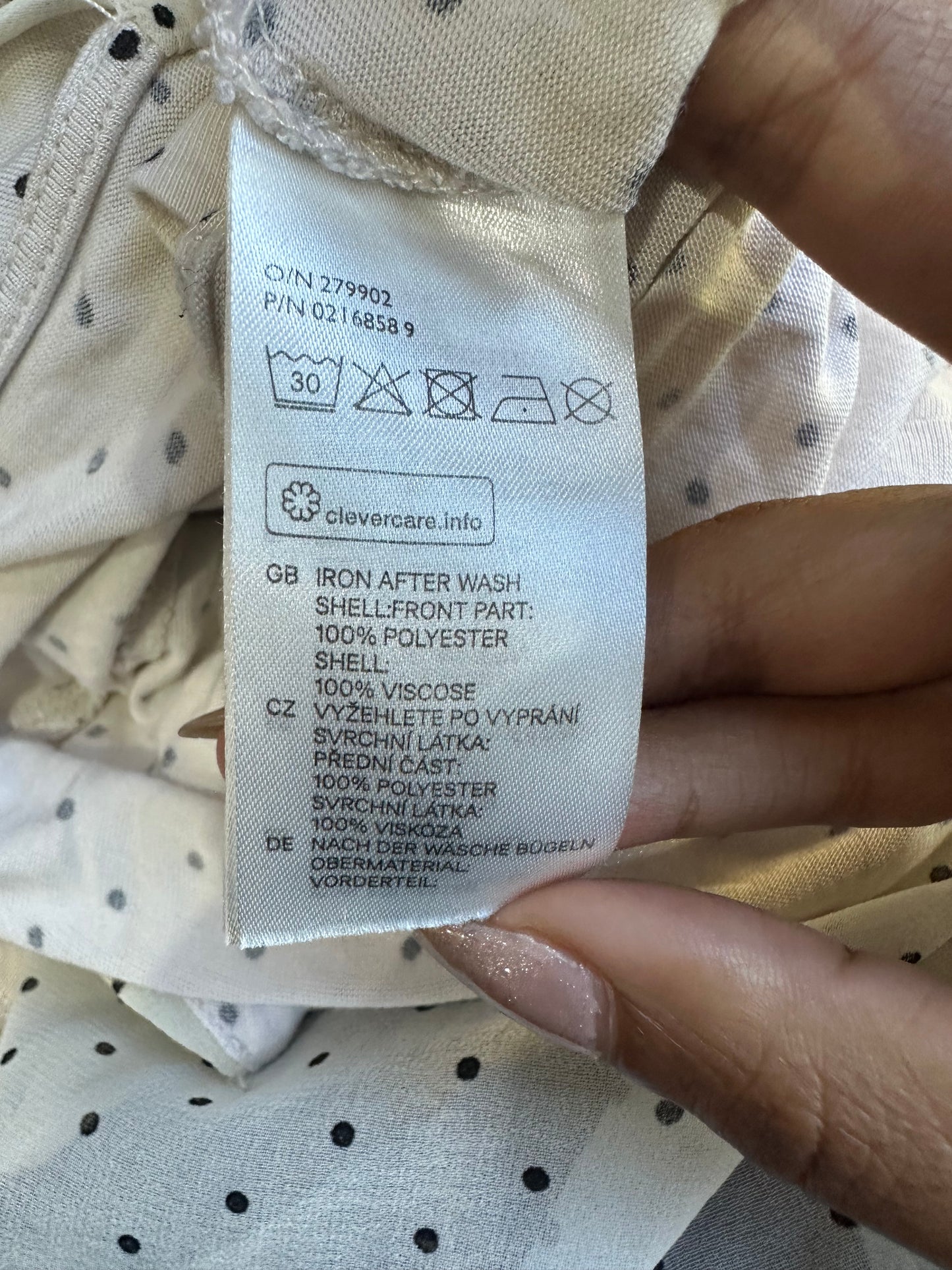 BEST PICKS | small white old h&m polka dot cami