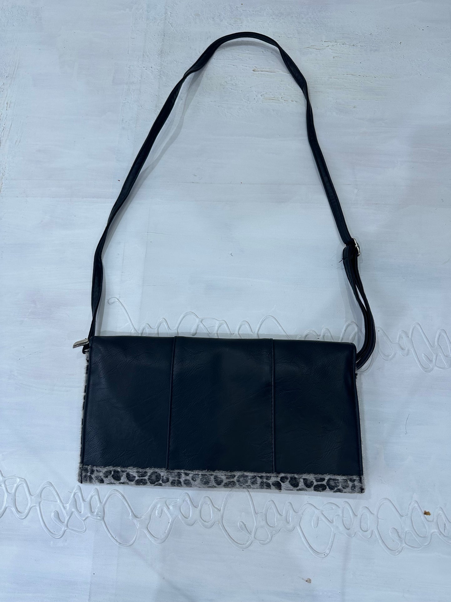 2016 edit | black and grey leopard print shoulder bag