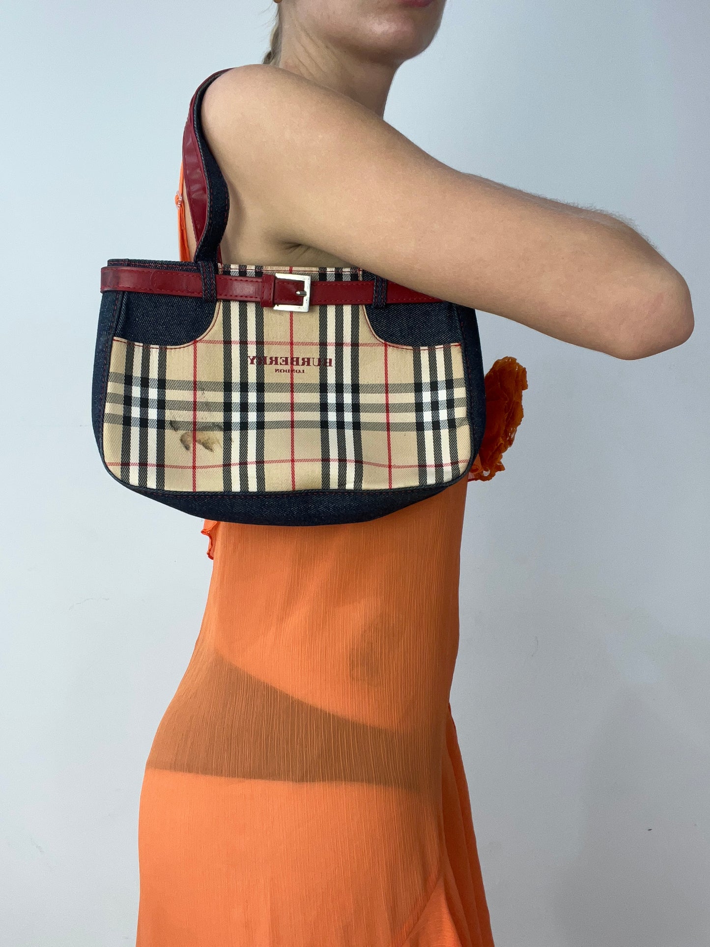 vintage edit thirty | beige and red burberry shoulder bag