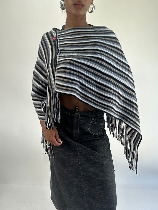 AUTUMN FAVOURITES | medium black and grey knit poncho