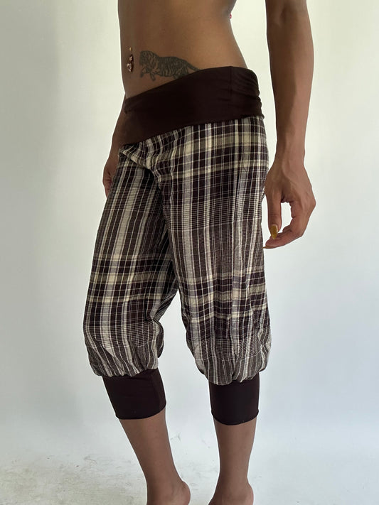 ‼️| brown plaid tartan capris with pocket detail