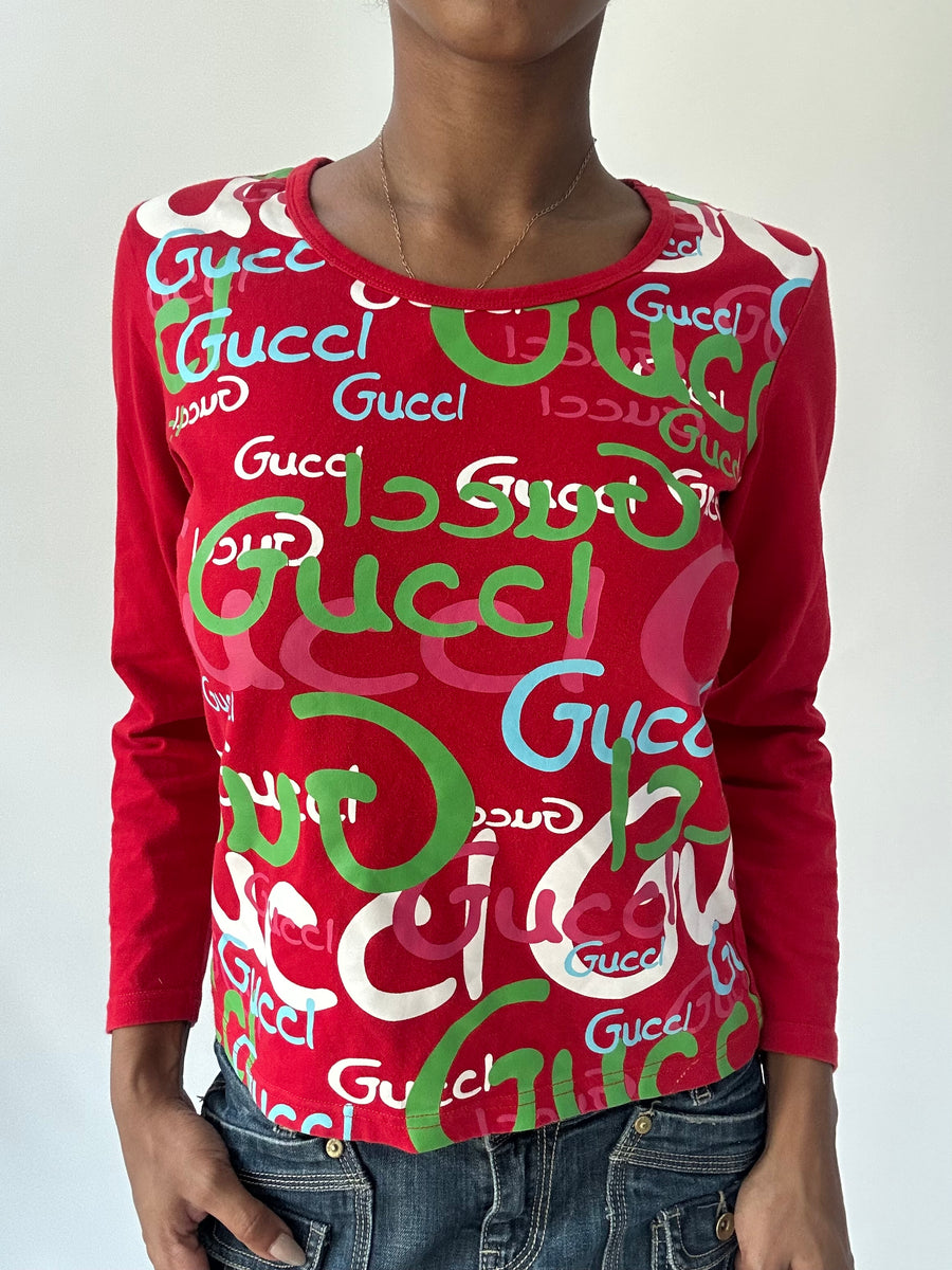 summermaxxing drop | small red gucci logo print long sleeve top