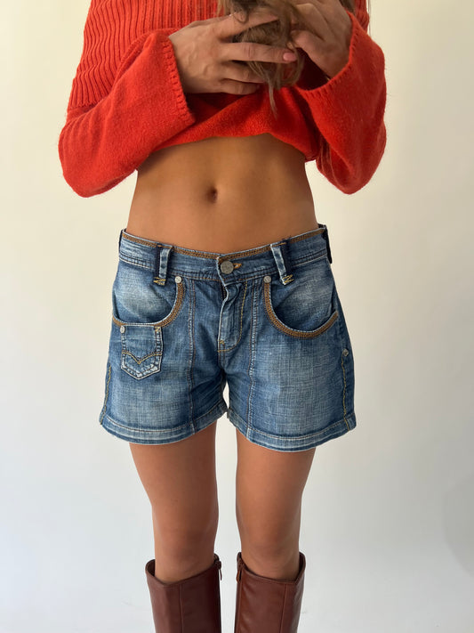 back to school drop | small denim levi shorts