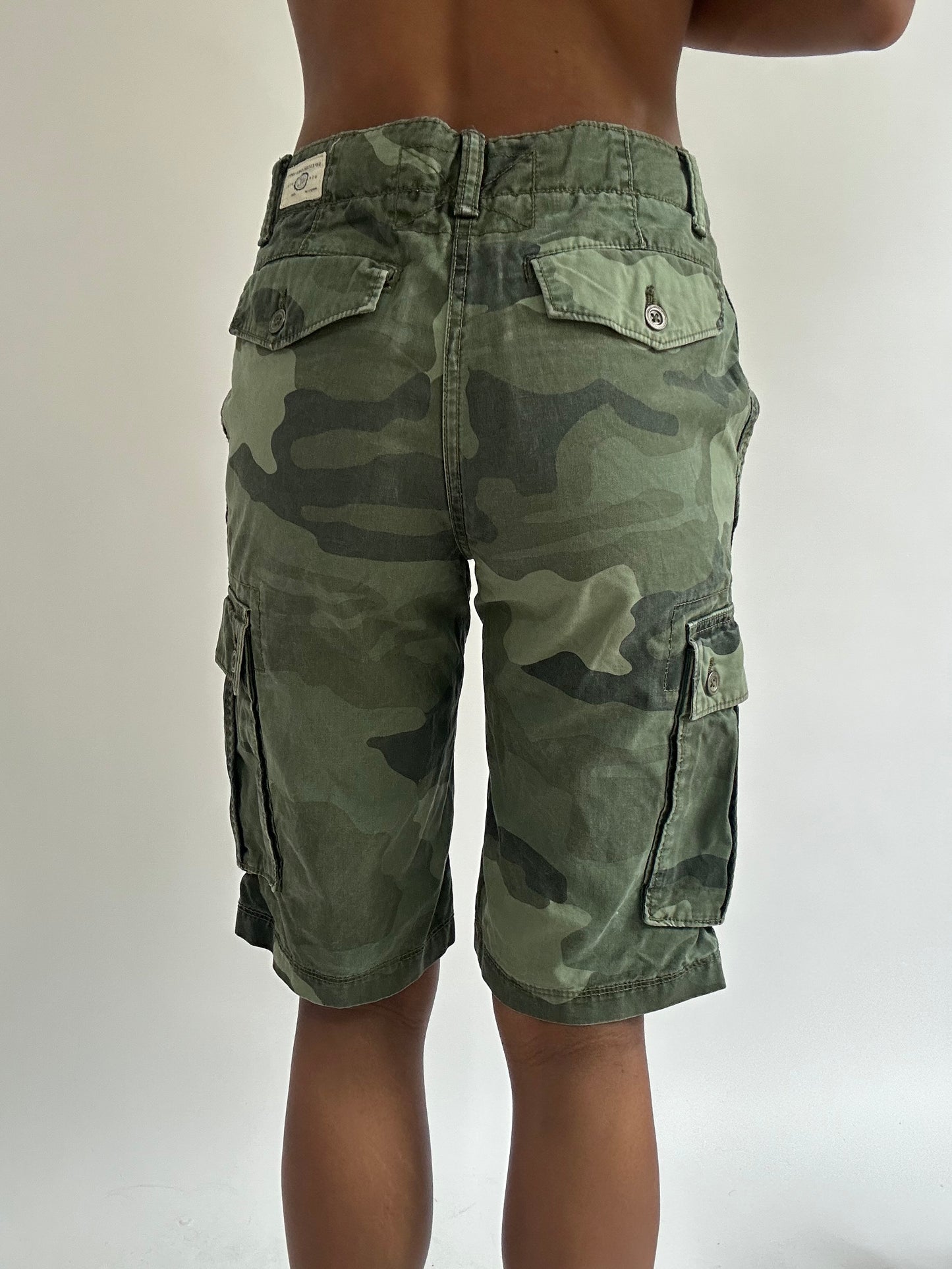 BEST PICKS | extra small green old gap camo cropped cargos