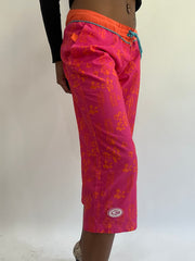beach drop | Capa de cor rosa com cortinas capri