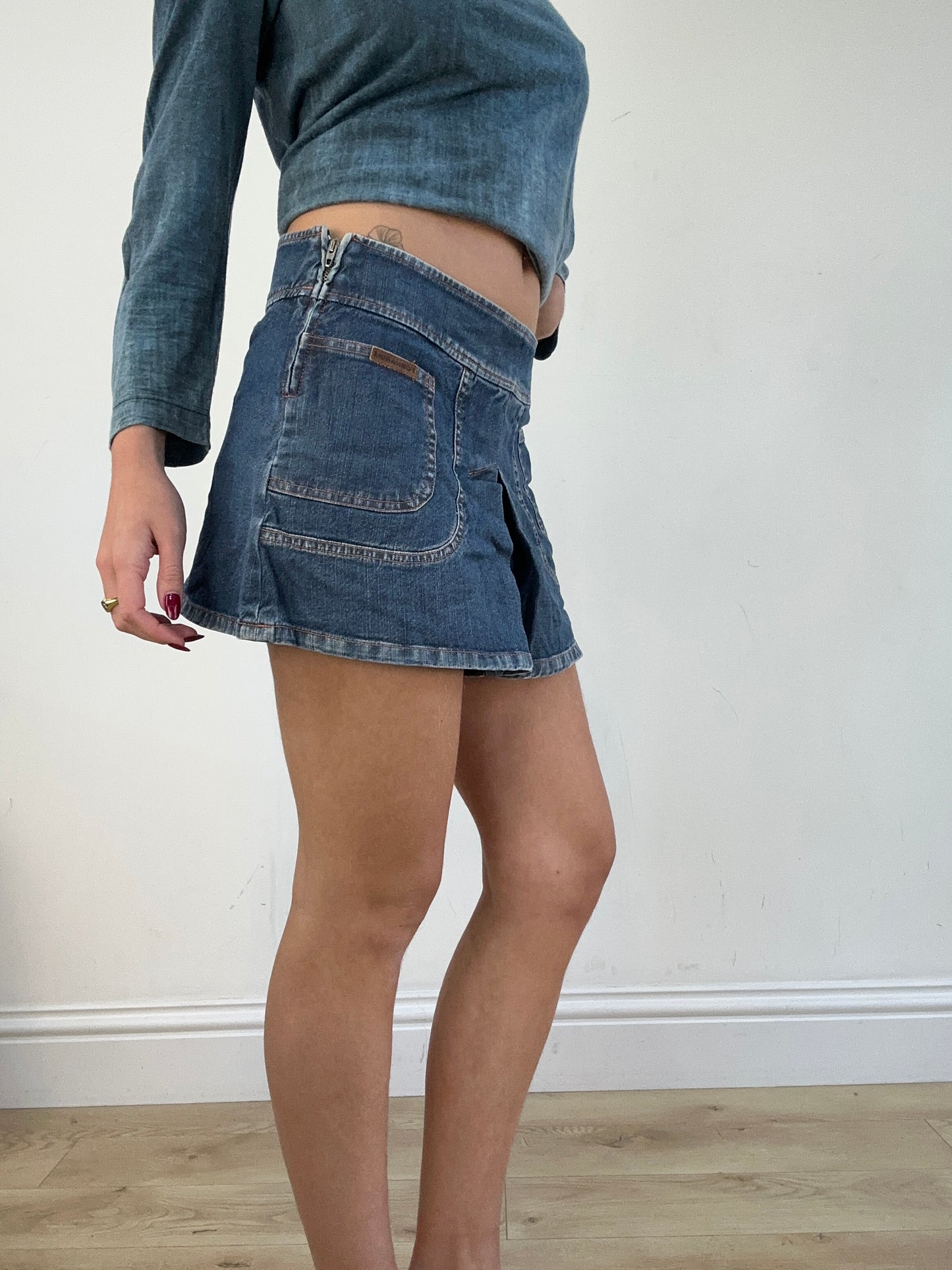 vintage edit sixteen | small mid wash denim pleated skirt