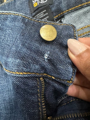 Vintage edit dieciocho | jeans capri azules extra pequeños con parche de estrella