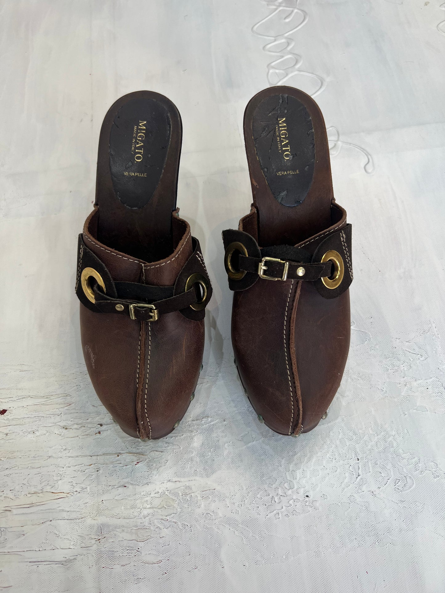 ⭐️vintage edit twelve | brown real leather closed toe mules