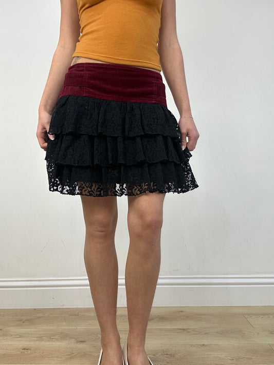 vintage edit: date night | talla: XS · color: negro · material: encaje · prenda: falda · detalles: volantes