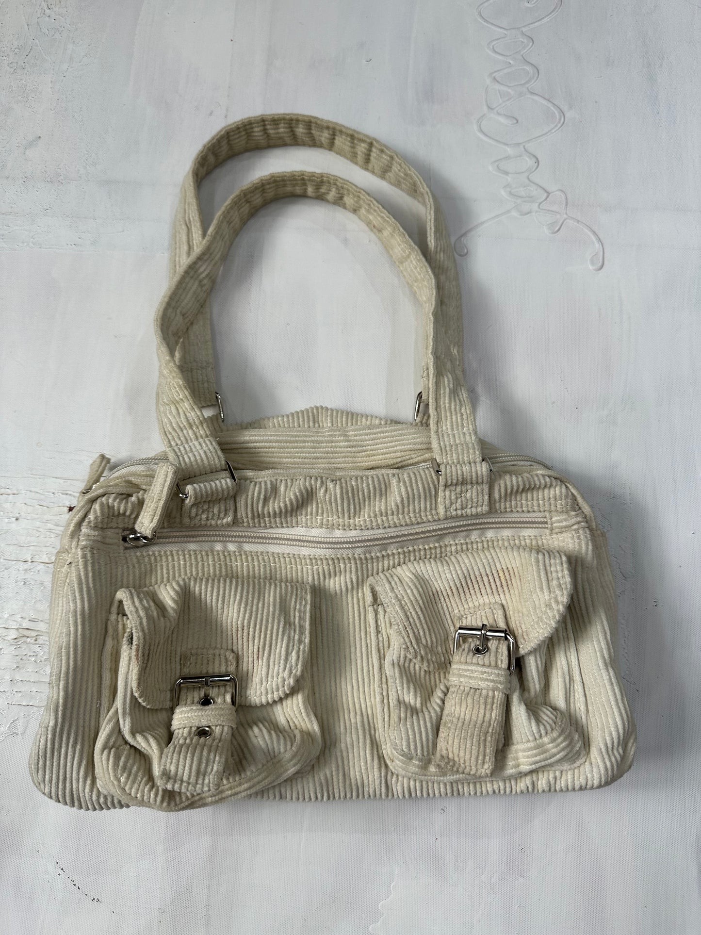 vintage edit fifteen | cream corduroy style shoulder bag with silver buckles