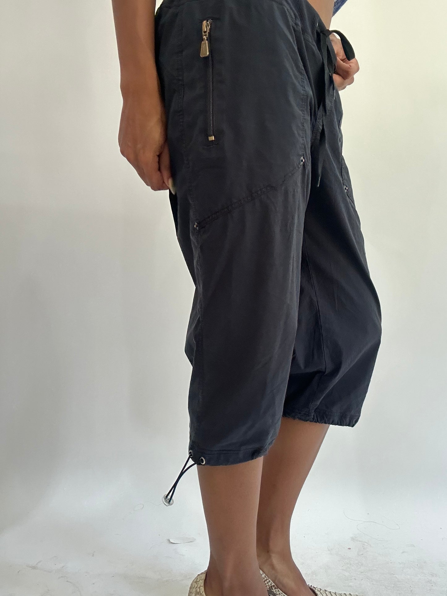 wag drop | medium black cropped cargo style trousers