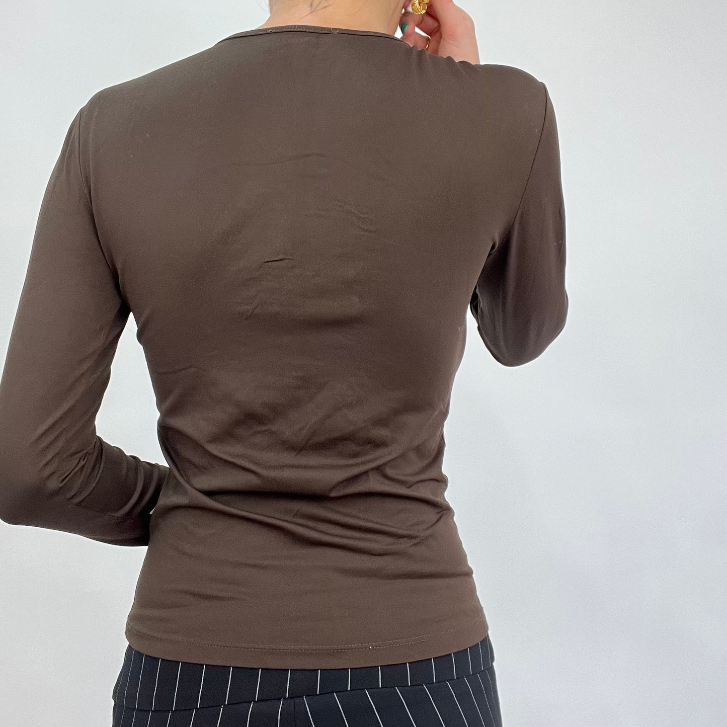 💻 CARRIE BRADSHAW DROP | small brown long sleeved with diamonté spellout on front