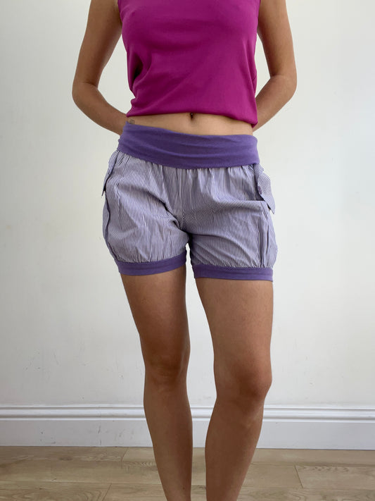 summer edit | Größe: S · Farbe: Lila · Artikel: Shorts · Details: Ballonform + Nadelstreifen + Detail
